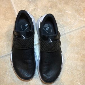 Nike Sock Dart Prm
Black White-Black (W)